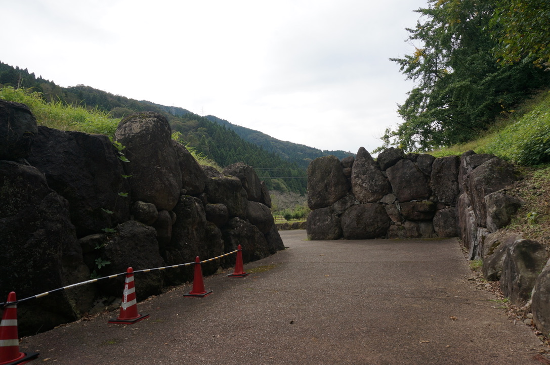 F28EE2B3-390B-477E-B8AD-E6A234306C69_1_105_c